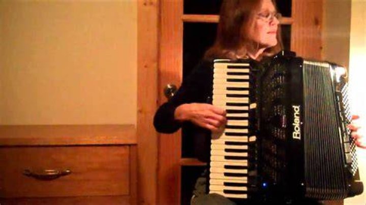 Our Kate a waltz by Kathryn Tickell played by accordiona YouTube