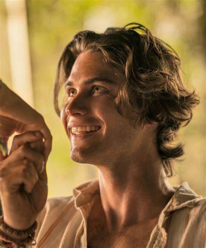 Outer Banks star Chase Stokes shocks fans with appearance in lockdown