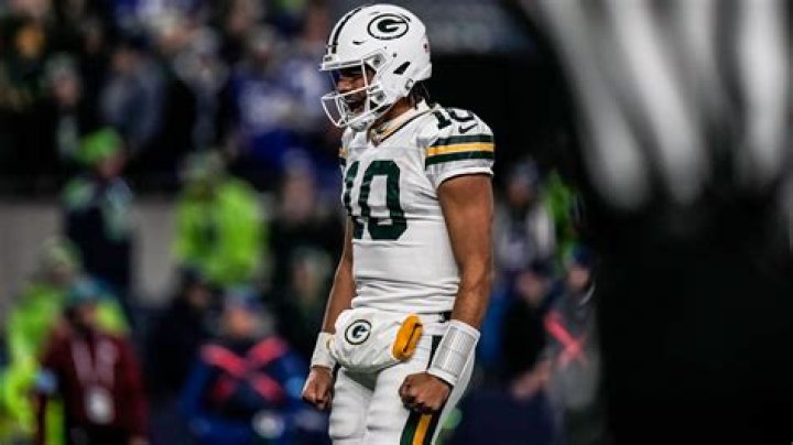 Packers' Jordan Love impresses in first NFL action as he makes