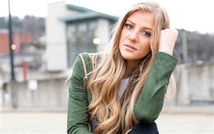 Paige Hyland Age, Height, Net Worth, Bio, Boyfriend