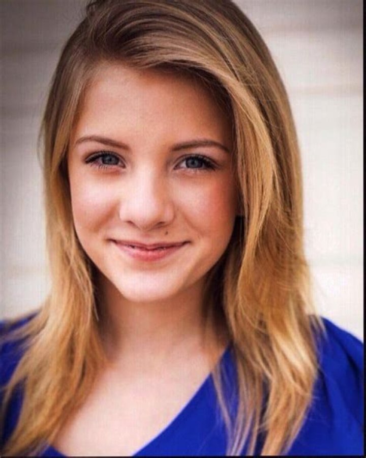 Paige Hyland Wiki 2021 Net Worth, Height, Weight, Relationship & Full