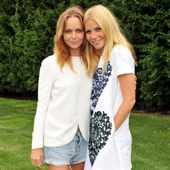 Paltrow Praises and Kisses Stella McCartney E! Online