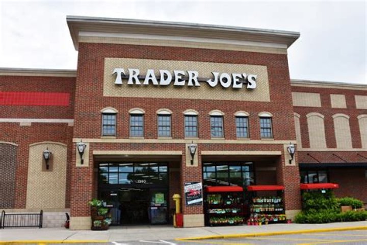 Part two of our Trader Joes Wine Guide is all about white wine. Check