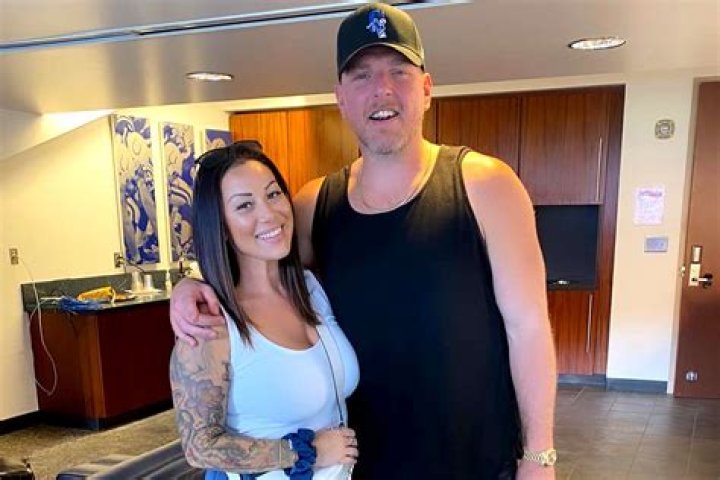 Pat and Samantha McAfee Expecting 'Double Rainbow' Baby