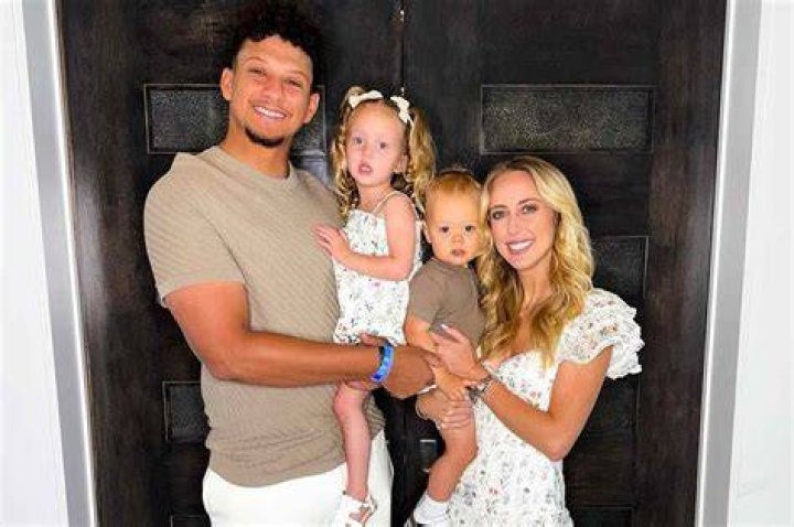 Patrick Mahomes Family 2023, Age, Parents, Wife, Net Worth