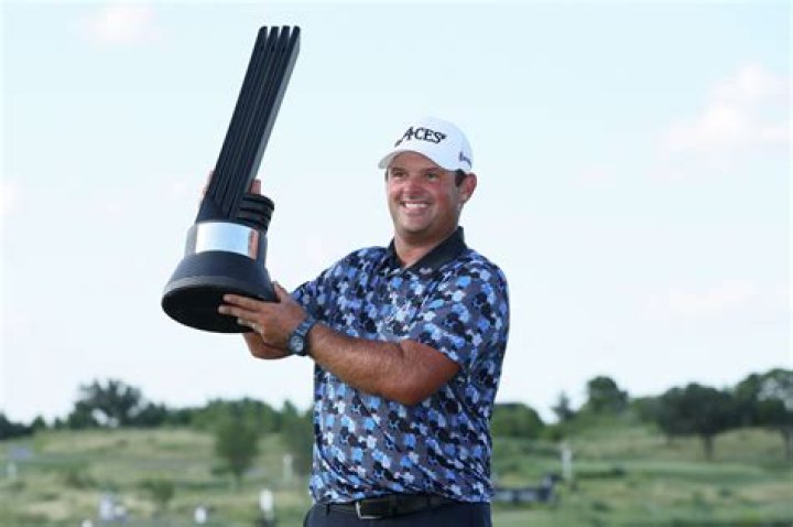 Patrick Reed wins 1st major title, holding off Rickie Fowler at Masters