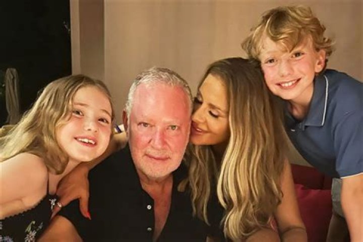 Paul Kemsley First Wife; Who Is Loretta Gold?