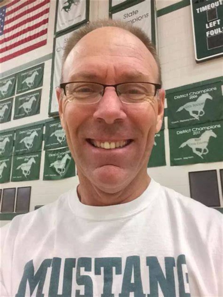 Paul Peterson Retires as Eagle Football Coach