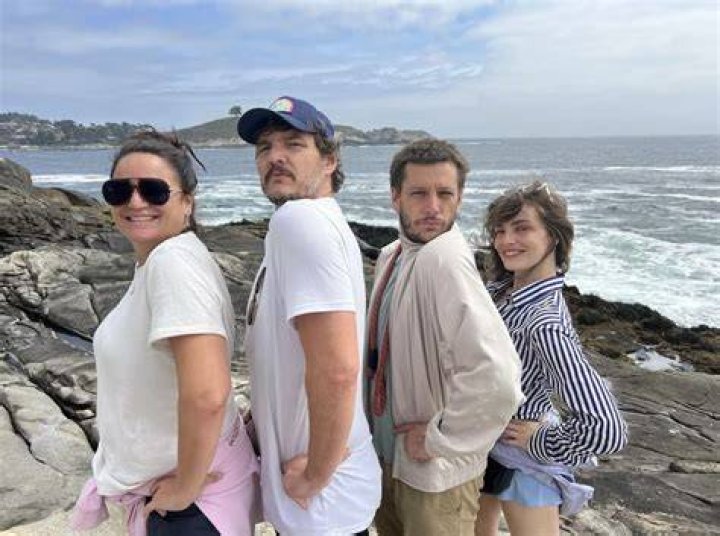 Pedro Pascal with his family! Pedro pascal, Pedro, Celebrity faces