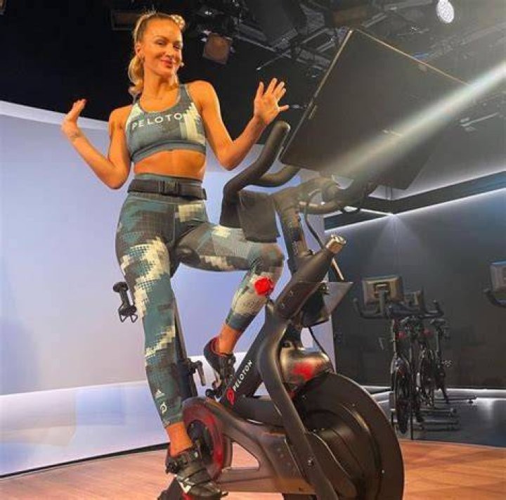 Peloton Instructor Leanne Hainsby, 35, Shares Breast Cancer Diagnosis