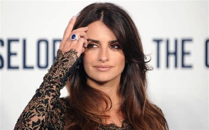 Penelope Cruz Bra Size, Age, Weight, Height, Measurements