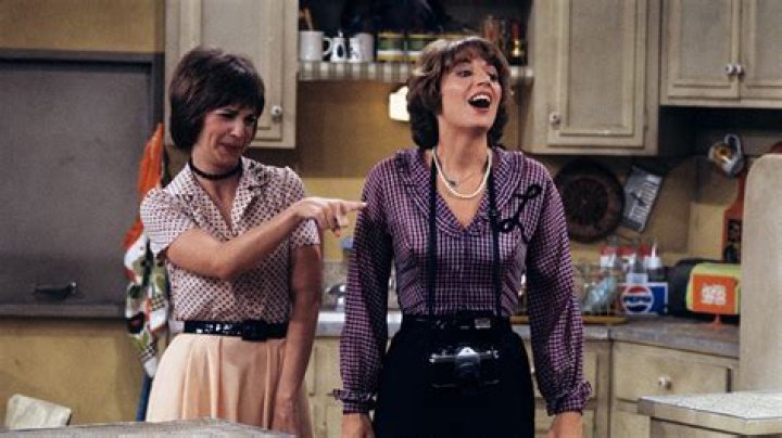 Penny Marshall, Star of Laverne & Shirley, Dead at Age 75 E! News