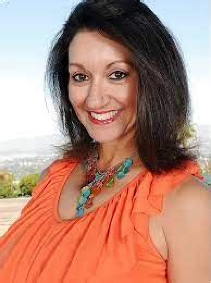 Persia Monir Bio, Net Worth, Wiki, Videos, Photos, Age and New Updates