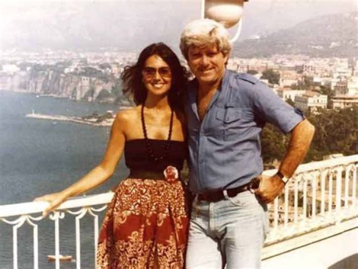 Phil Donahue & Marlo Thomas on their wedding day . . . (1980