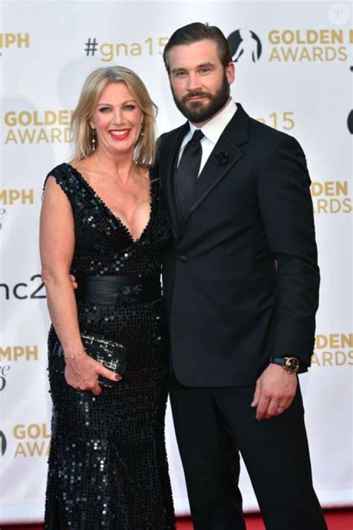 Photo Clive Standen et sa femme Francesca Photocall de la soir&eacute;e d