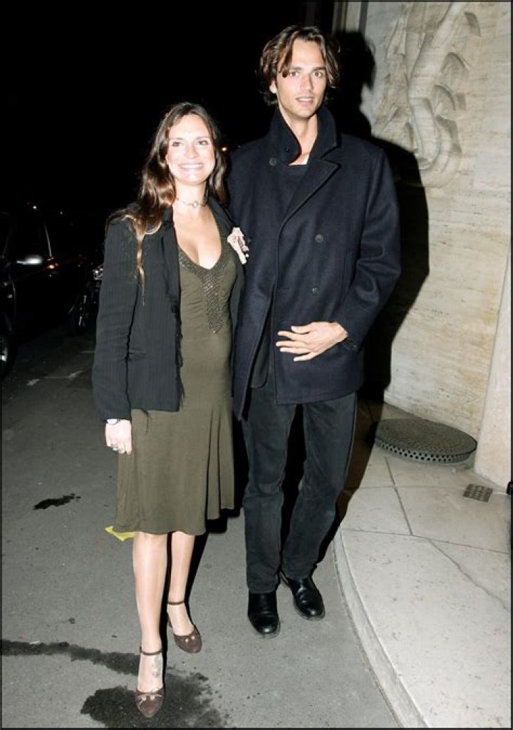 Photo Emilie et David Jarre &agrave; Paris en 2004. Purepeople