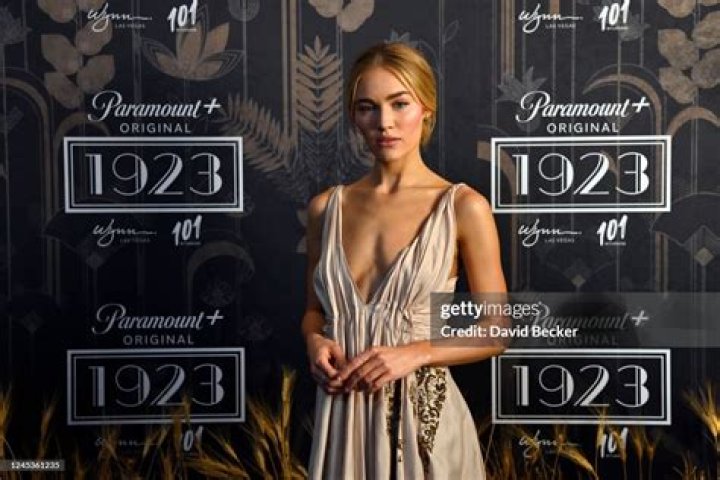 Photo Michelle Randolph Attends the "1923" Premiere in Los Angeles