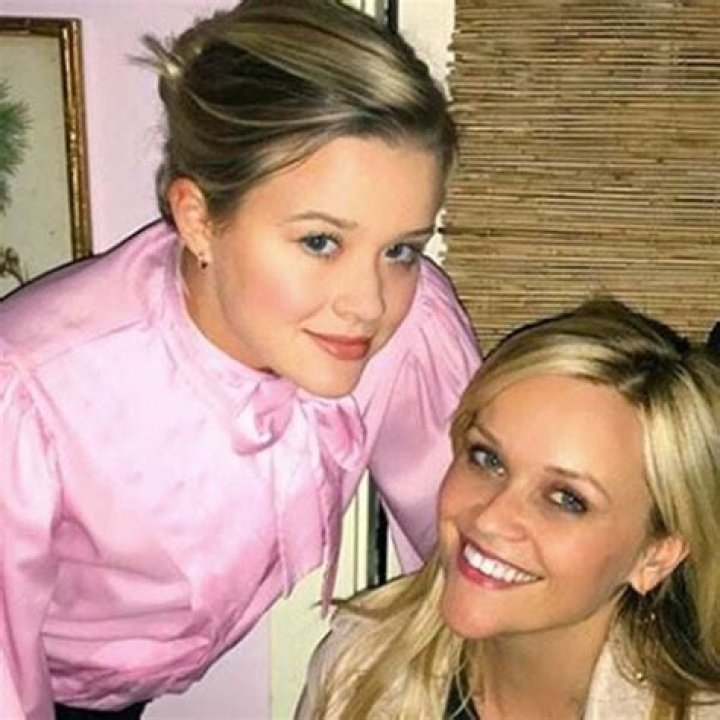 Photos from Photographic Evidence Reese Witherspoon and Ava Phillippe