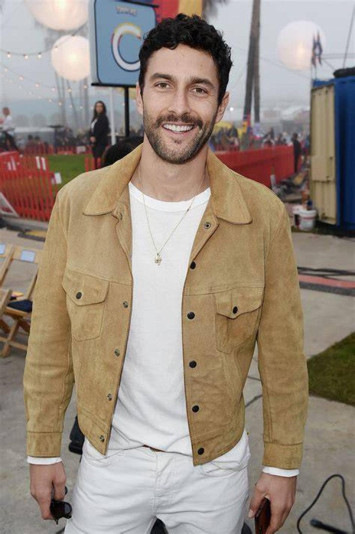 Pictures of Noah Mills