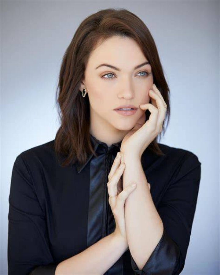 Pin on Violett Beane