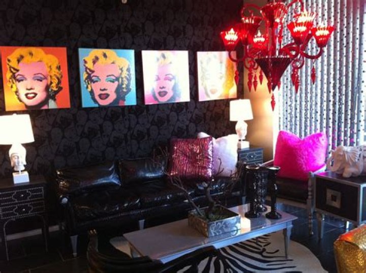 Pink and Black Diva Glam Living Room showroom Marilyn Mo&hellip; Flickr