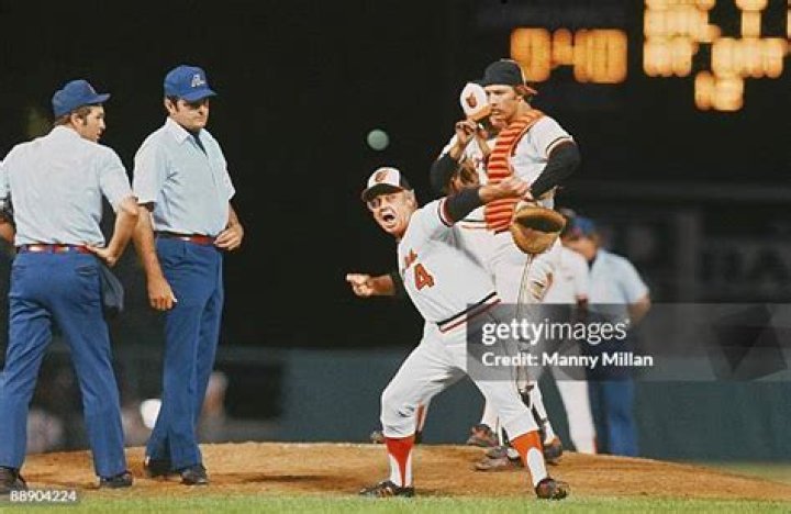 Pintsized Earl Weaver, a giant among managers, passes away at 82