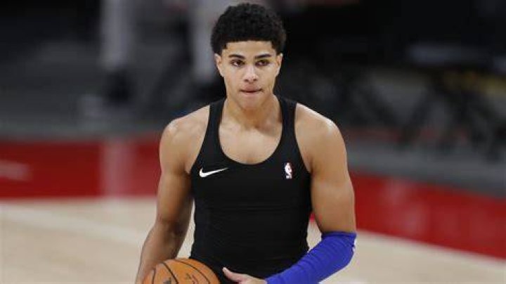 Pistons rookie Killian Hayes suffers torn labrum in right hip