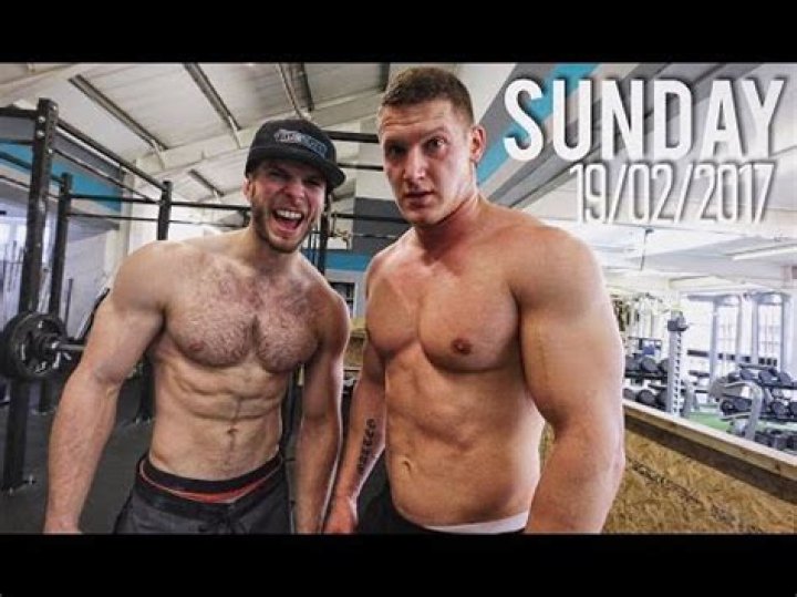 POWERLIFTER does LINDA (Crossfit Workout) for the First Time YouTube
