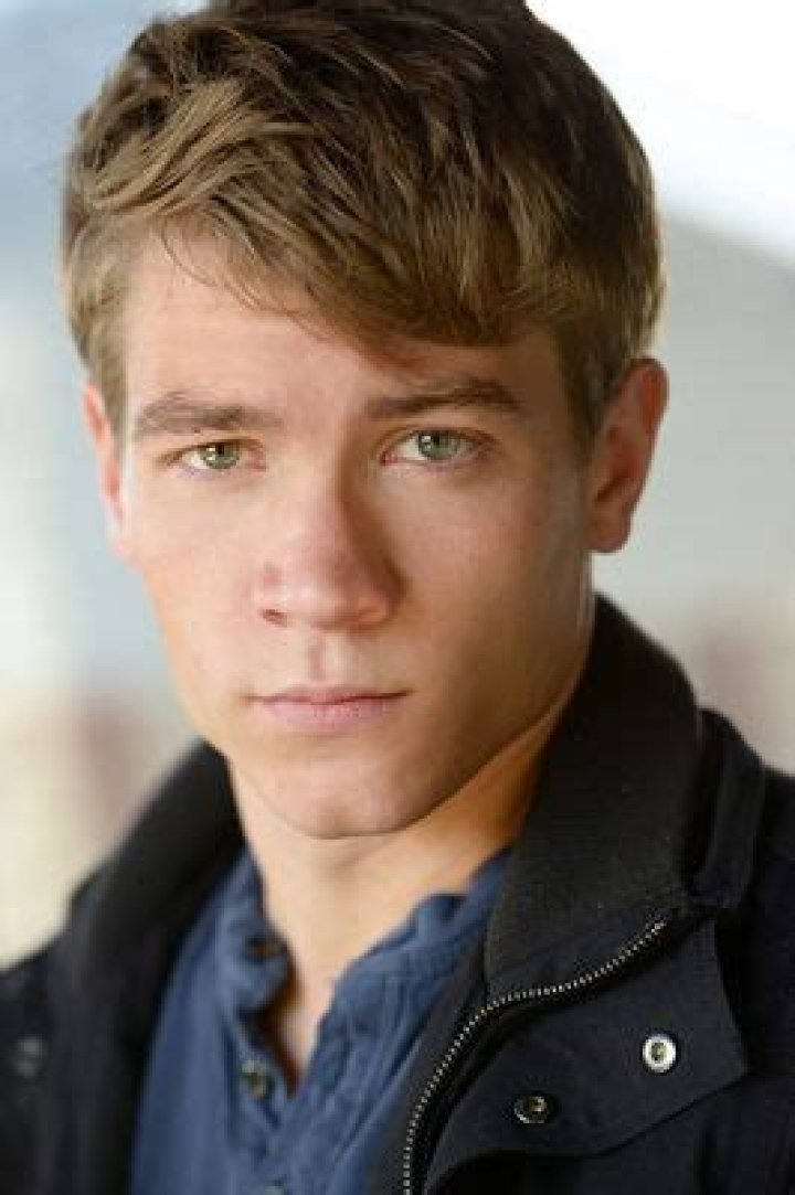 Poze Lucas Adams Actor Poza 6 din 7 CineMagia.ro
