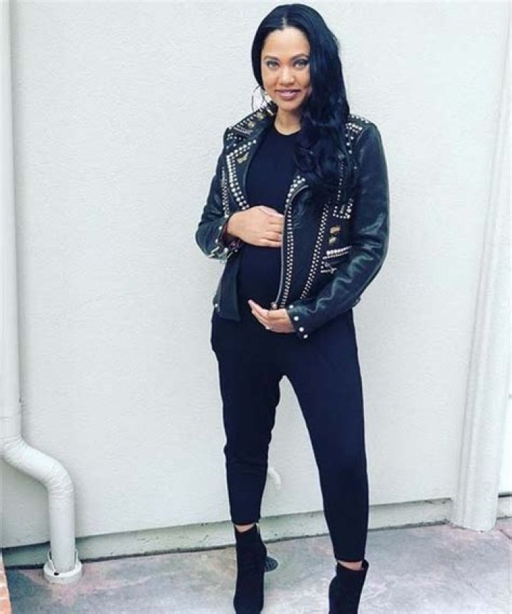 Pregnant Ayesha Curry Shows Off Her Baby Bump Under Leather Jacket &mdash; in