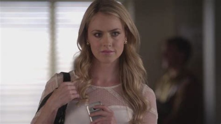 Pretty Little Liars Amanda Schull Wallpaper (41215029) Fanpop