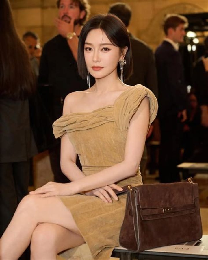 Qin Lan, 41, Says She’s Now Open To Dating A Much Younger Guy After