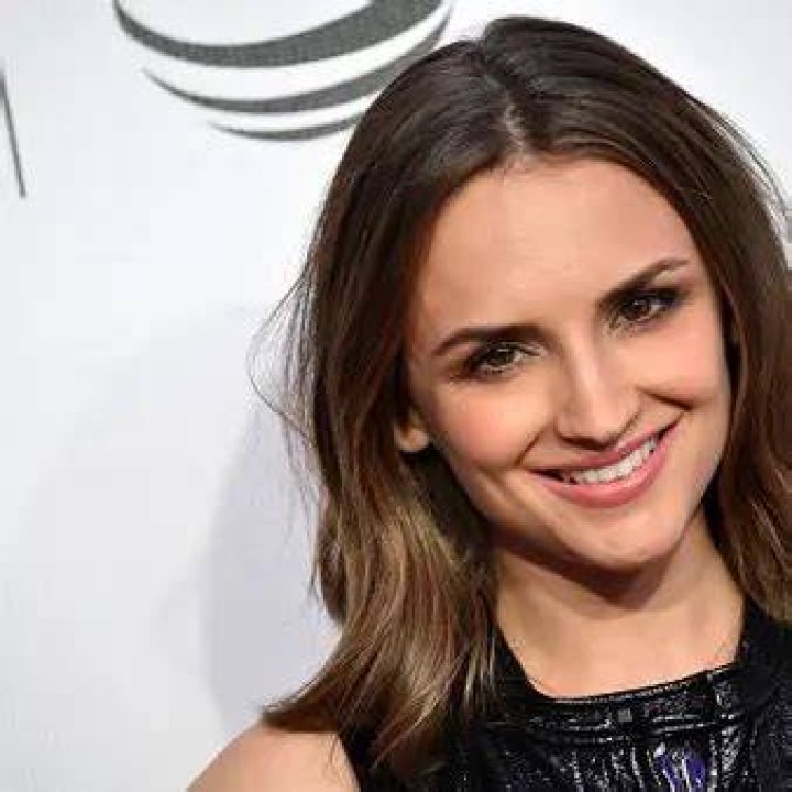 Rachael Leigh Cook Net Worth Cake Baking