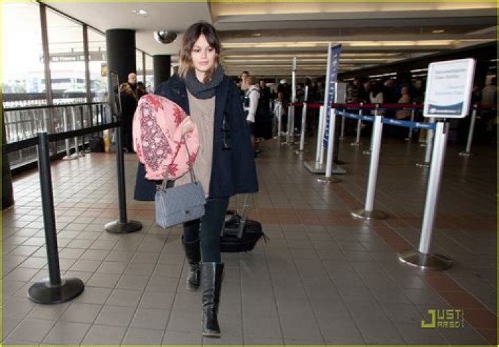 Rachel Bilson Early LAX Departure! Photo 2527183 Rachel Bilson