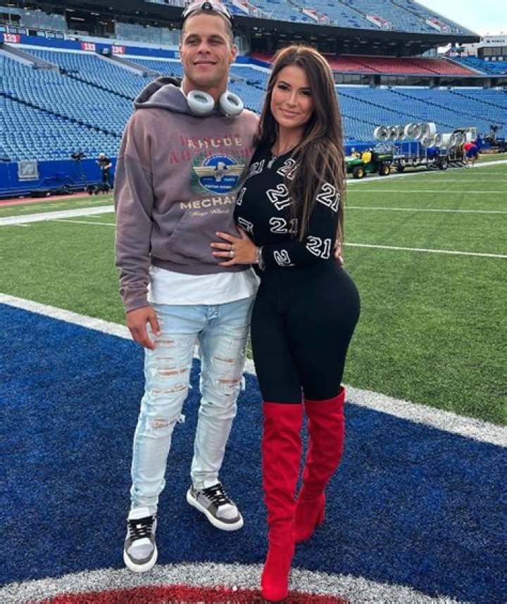 Rachel Bush shares sweet video tribute to Jordan Poyer