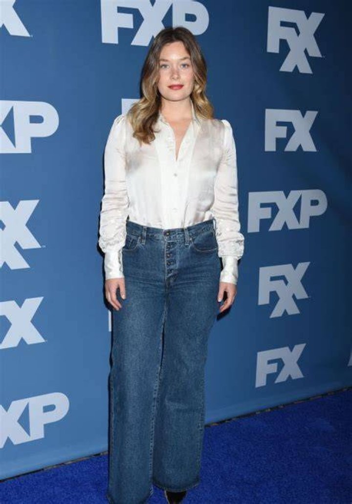 Rachel Keller Style, Clothes, Outfits and Fashion • CelebMafia