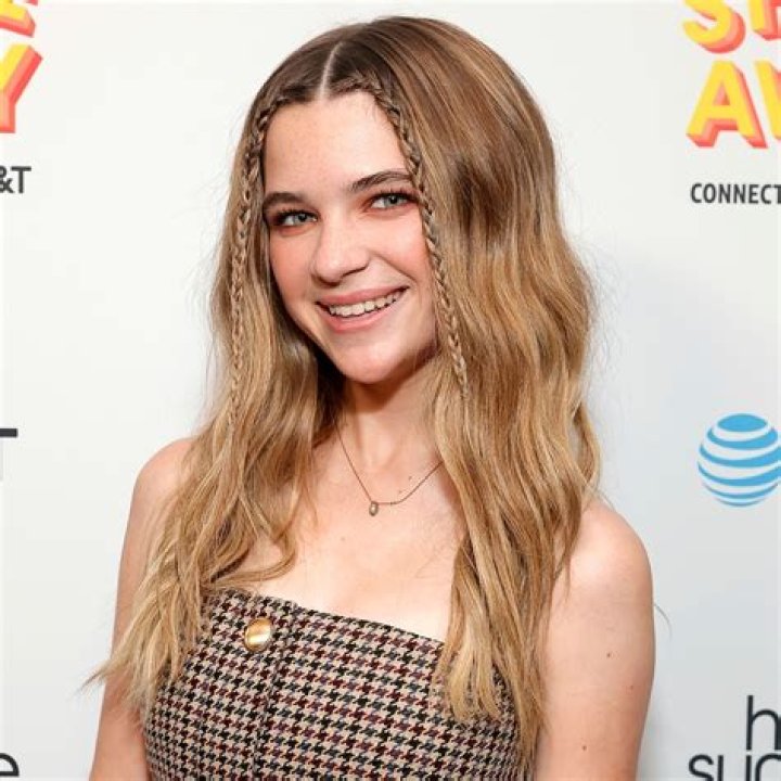 Raegan MedgieBio, Personal Life, Height, Car, Husband, Age, Net Worth