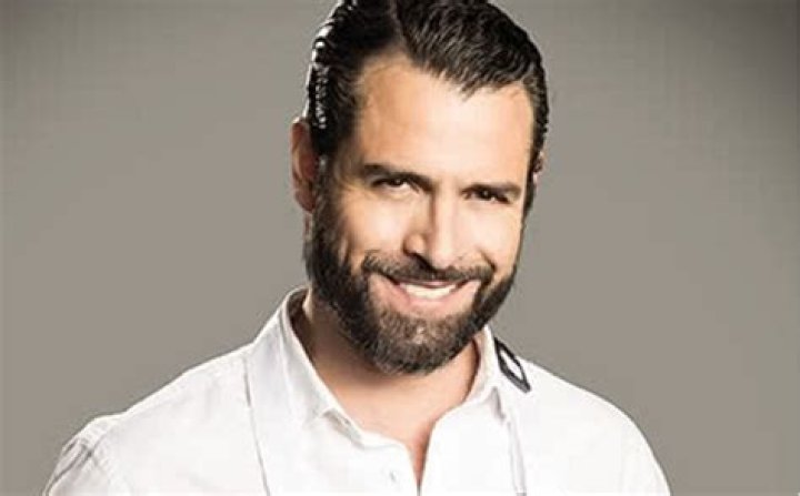 Rafael Novoa ahora es rubio La FM