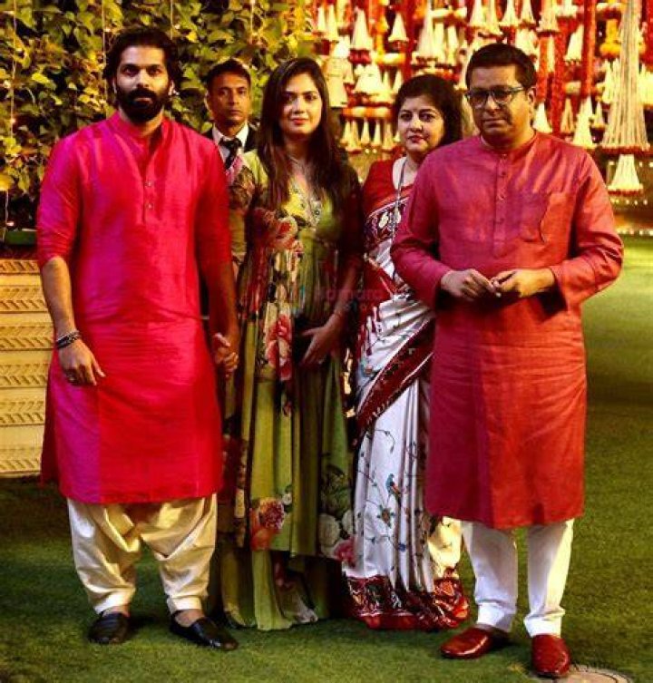 Raj Thackeray Family / Raj Thackeray's son marries Mitali Borude