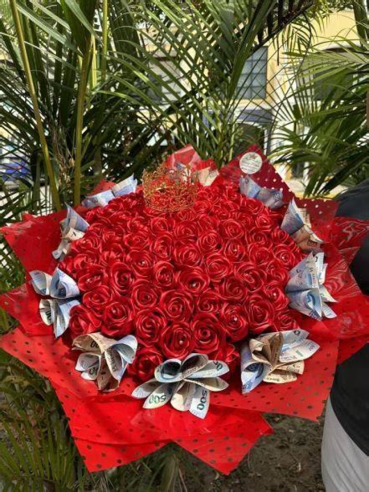 Ramos buchones, un muy extravagante regalo para San Valent&iacute;n El