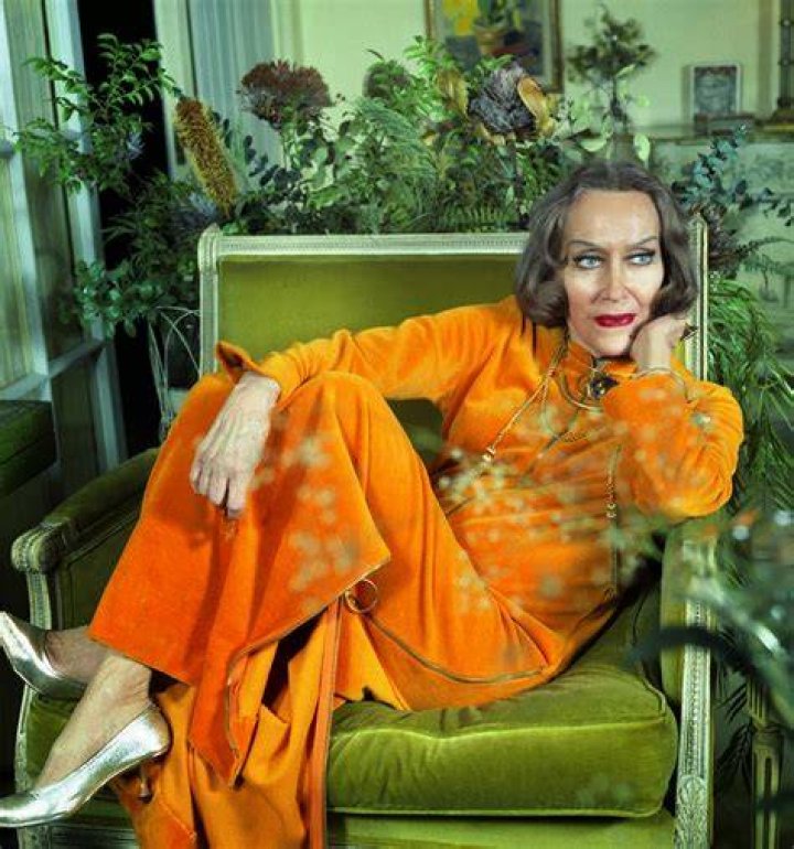 RARE PICS OF GLORIA SWANSON AT HOME IN NYC &mdash; Trey Speegle