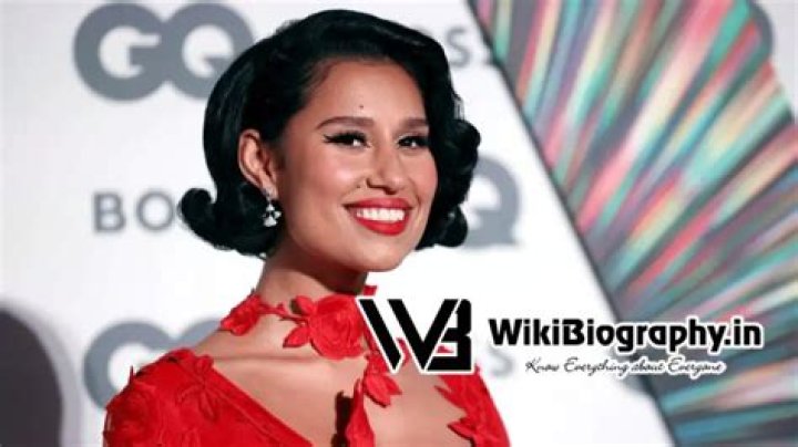 Raye Biography Age, Family, Songs, Net Worth & Pictures 360dopes