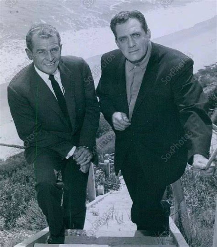 Raymond Burr and Robert Benevides Perry mason tv series, Perry mason