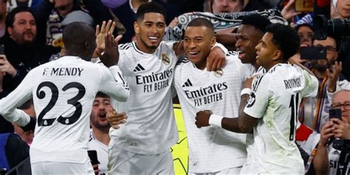 Real Madrid 30 Valencia Marco Asensio scores with first touch in