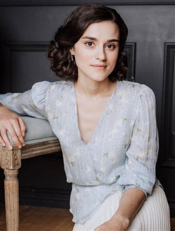 Rebecca Liddiard Biography, Age, Height & Husband mrDustBin