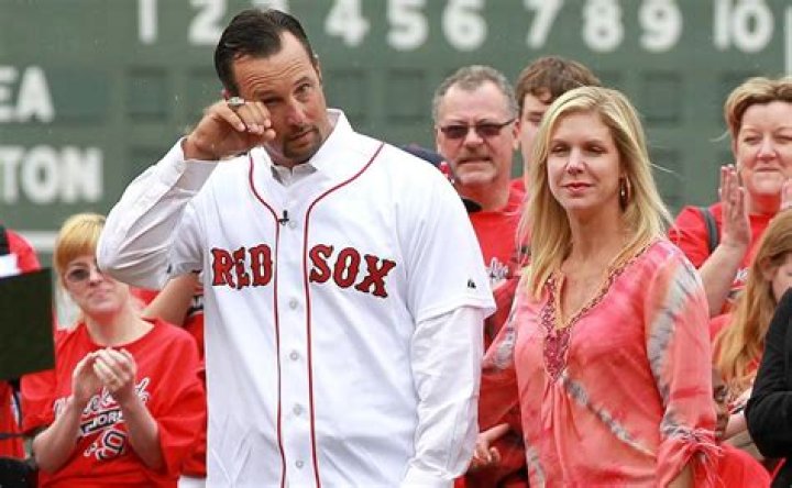 Red Sox Schilling revela Tim Wakefield y esposa tienen c&aacute;ncer