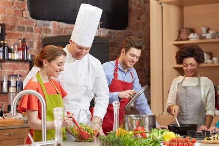 Rediscover culinary joys with Rachael Ray cookware »