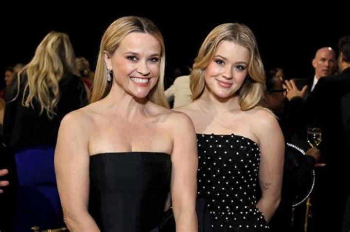Reese Witherspoon & Ava Phillippe Reese witherspoon style, Reese