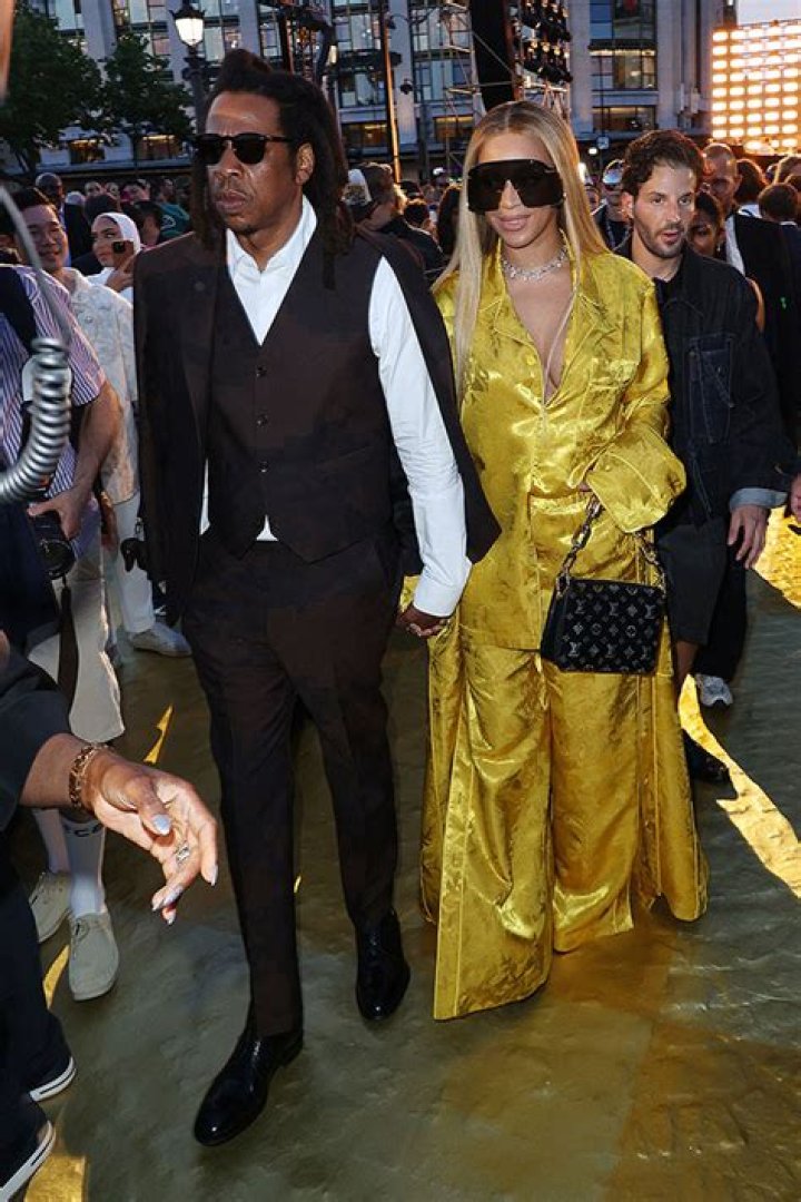 Reese Witherspoon Jokes About Drinking Jay-Z and Beyonce's Champagne