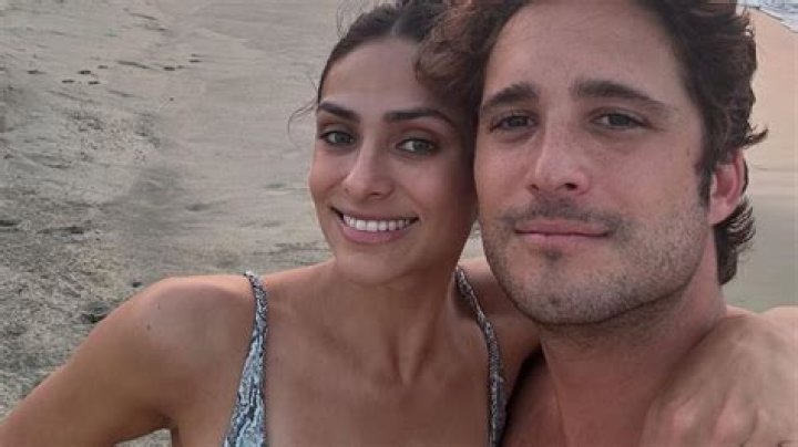 Renata Notni Bio, Age, Boyfriend, Family, Net Worth